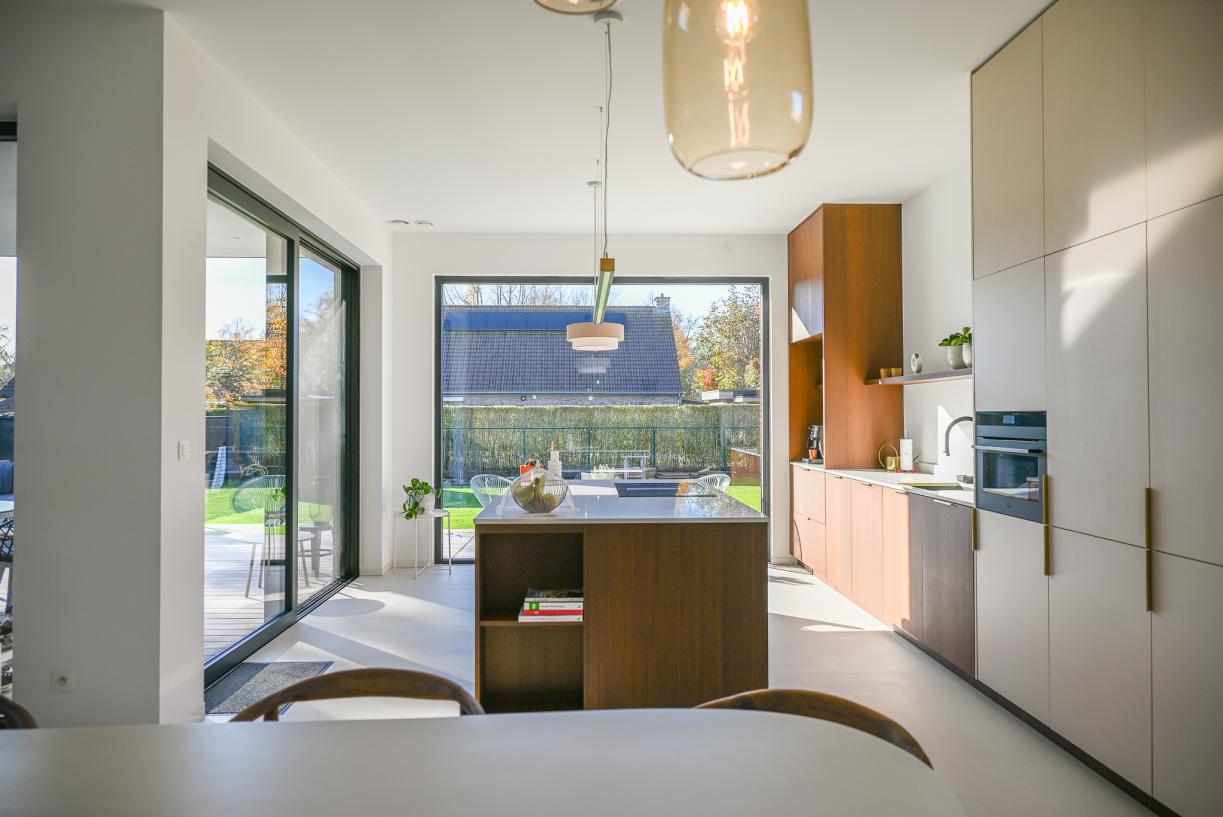 Oververhitting voorkomen: waar moet je op letten bij prefab houtskeletbouw?